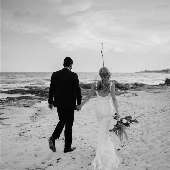 Made with Love Andy Wedding Dress SIZE 0 - Picture 3 of 5